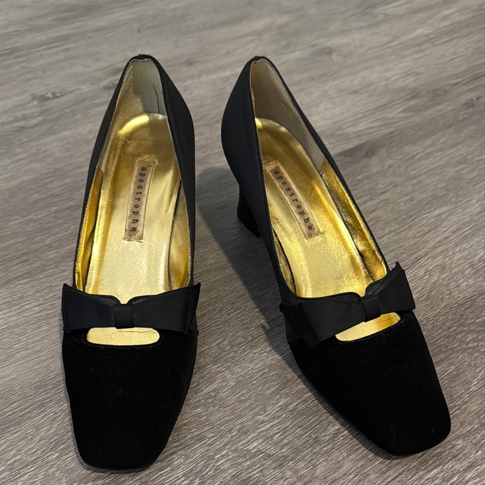 Vintage 90s Apostrophe Bow and Velvet Low Heels